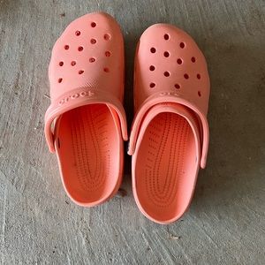 Women’s 9 crocks like new